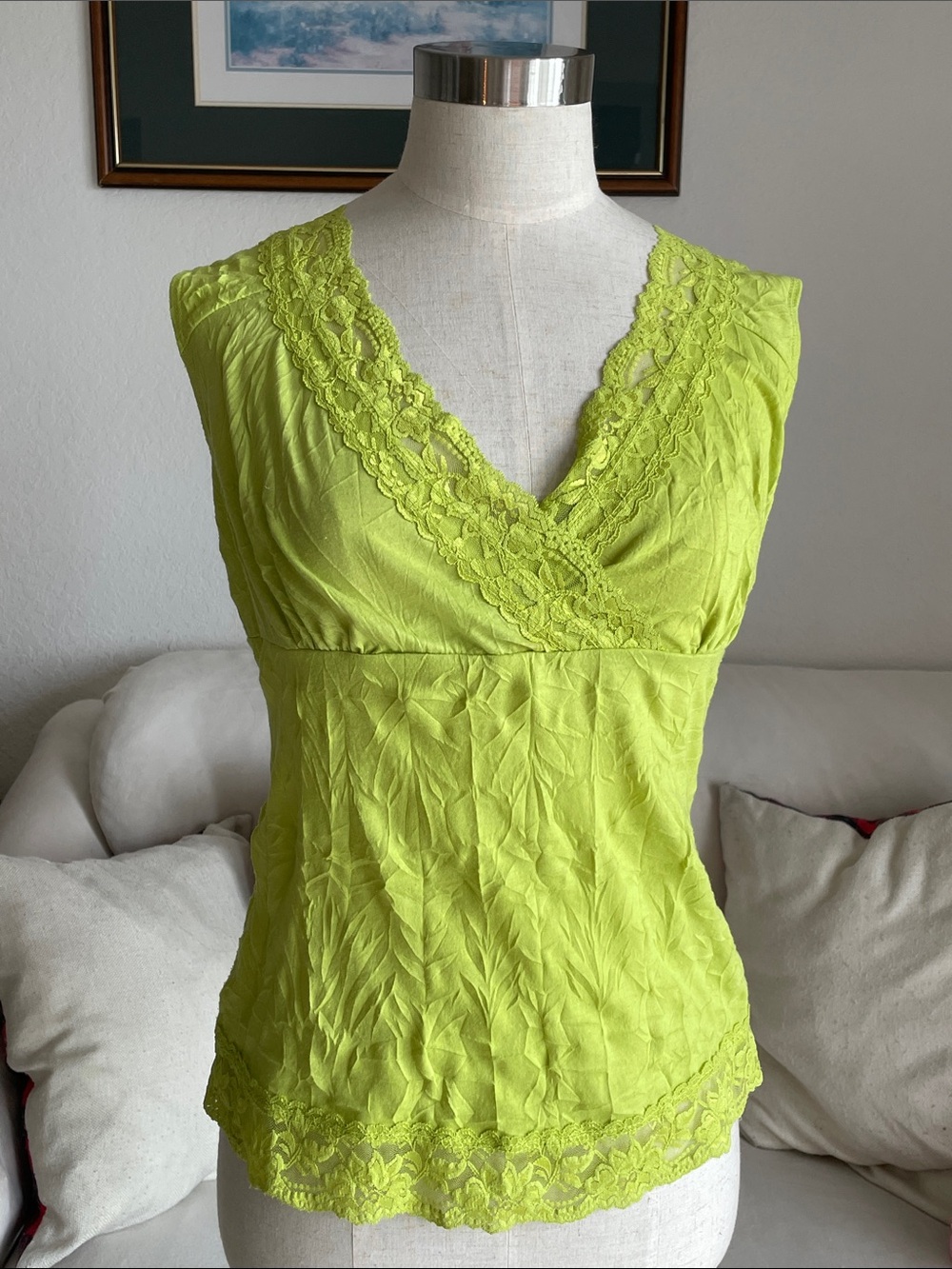 Lime Green Lace Trim V-Neck Short Sleeve Tee